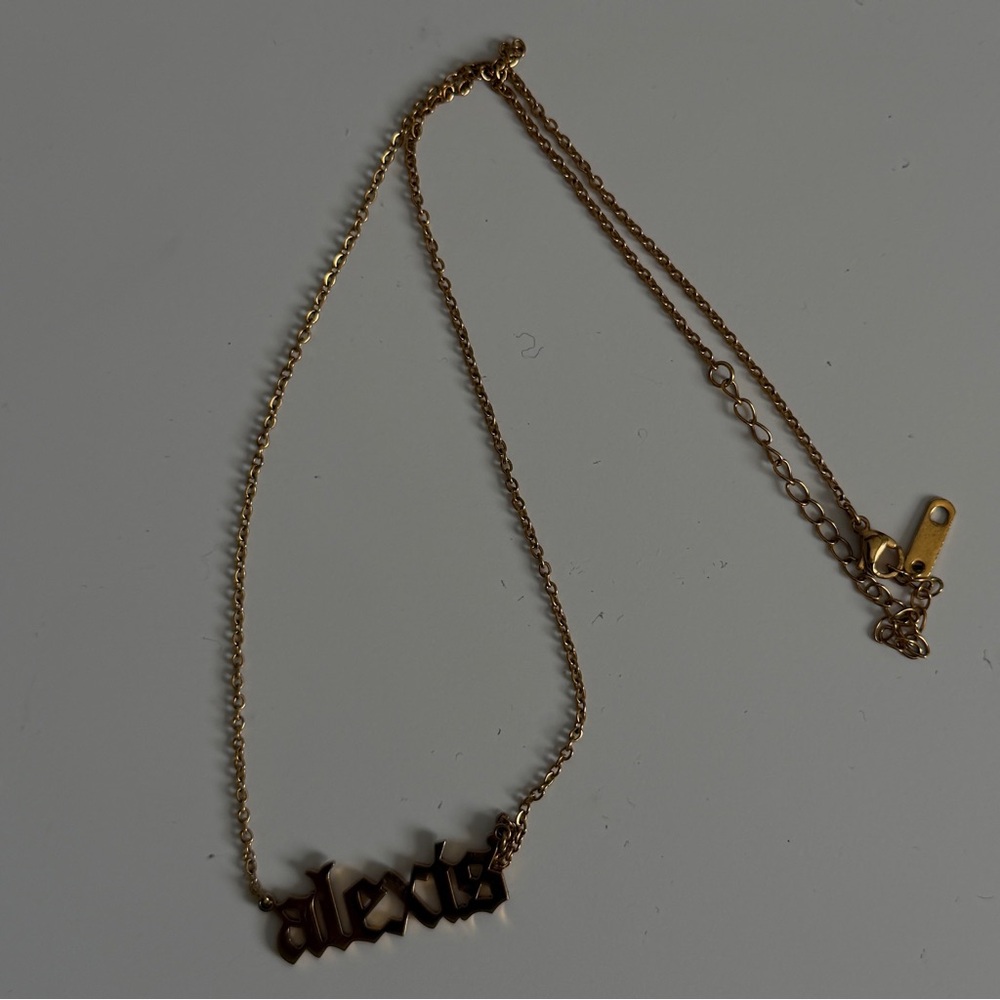 Gold Old English Nameplate Necklace - Alexis